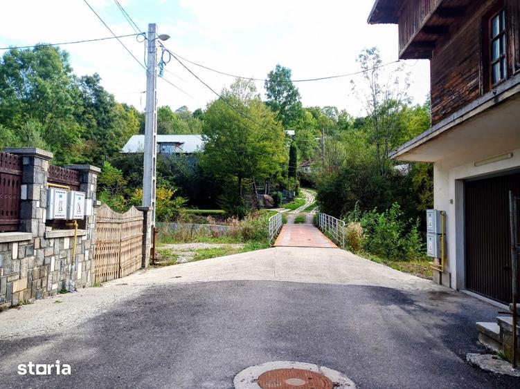 Teren de 680 mp, în Podul Lung