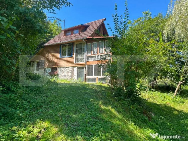 Casă cu 3 camere cu Teren 3328 Mp în Hondol