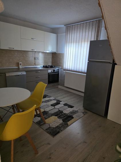 Casă cu 4 camere cu Teren 400 Mp în Utvin