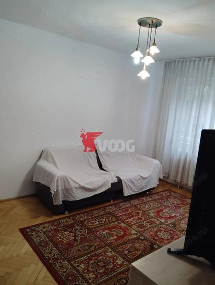 Apartament cu 3 camere semidecomandat în Spitalul Județean