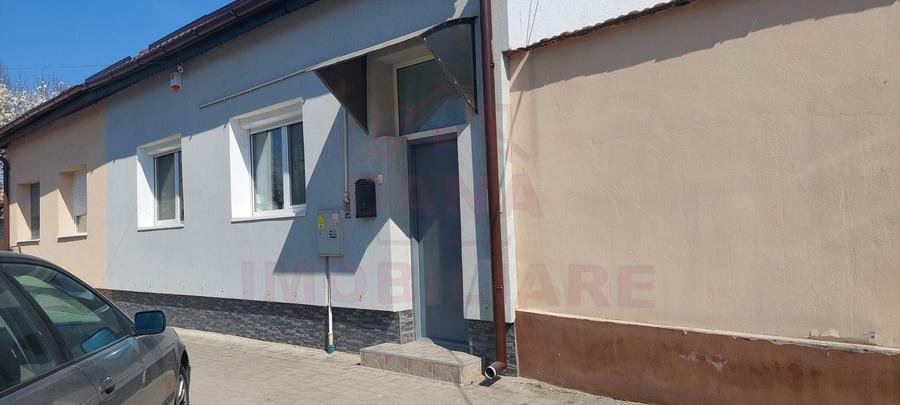 Duplex cu 4 camere cu Canalizare în Central