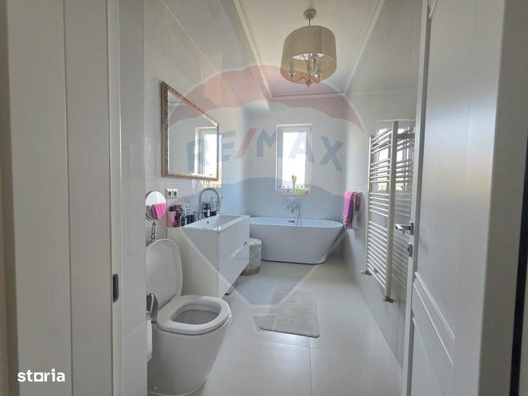 Apartament cu 4 camere în Unirii