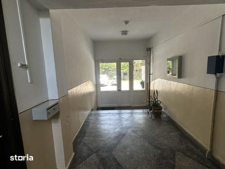 Apartament cu 3 camere decomandat în Iosia