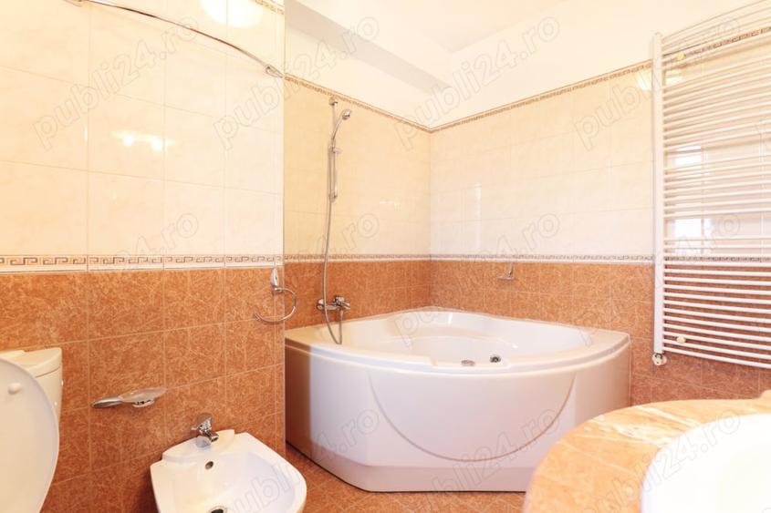 Apartament cu 5 camere decomandat în Herăstrău