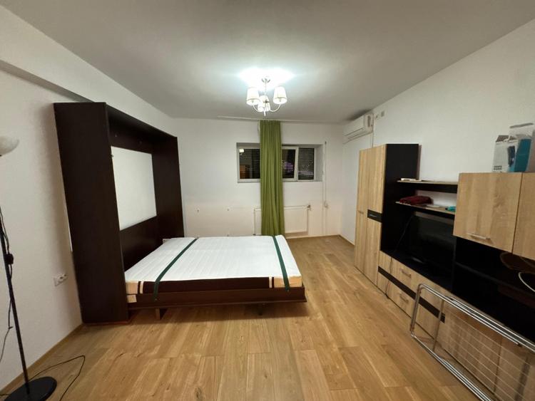 Apartament cu 2 camere semidecomandat, mobilat în P-ța Sfinții Voievozi