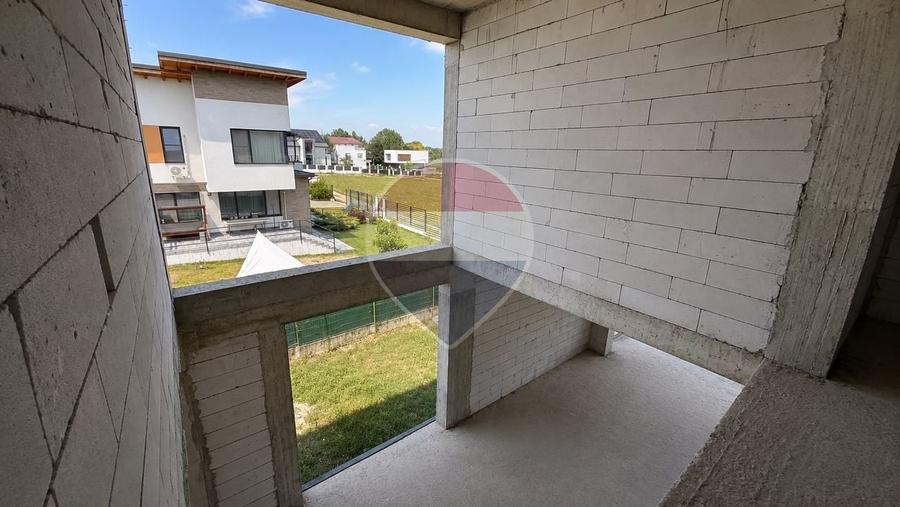 Casă individuală cu 5 camere cu Teren 420 Mp în Corbeanca