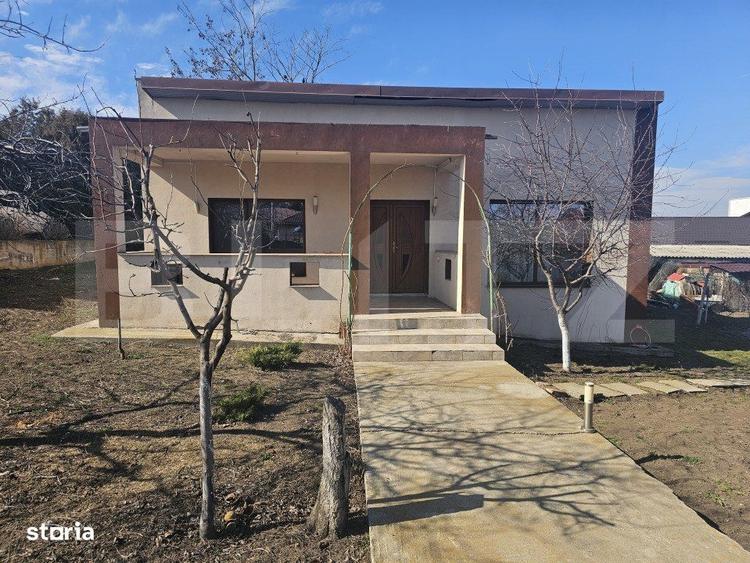 Casă cu 4 camere în Ungureni