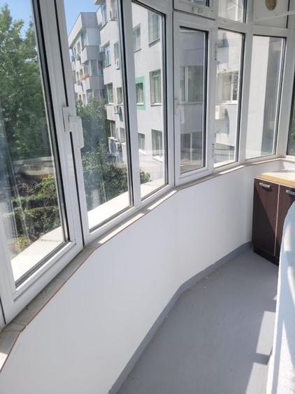 Apartament cu 3 camere decomandat în Aviației