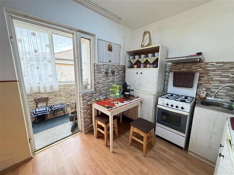 Apartament cu 3 camere decomandat în Rogerius