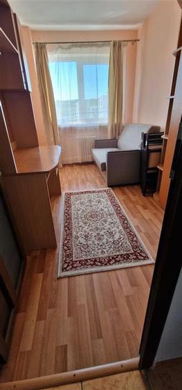 Apartament cu 3 camere decomandat, mobilat în Mircea cel Bătrân