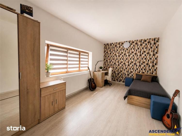 Casă cu 7 camere cu Teren 790 Mp în Central
