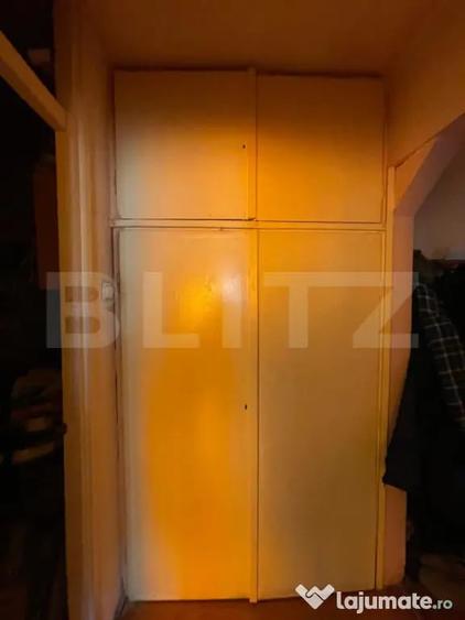 Apartament cu 4 camere decomandat în Central