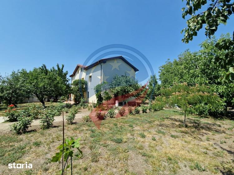 Casă cu 5 camere cu Teren 2936 Mp în Coșoveni