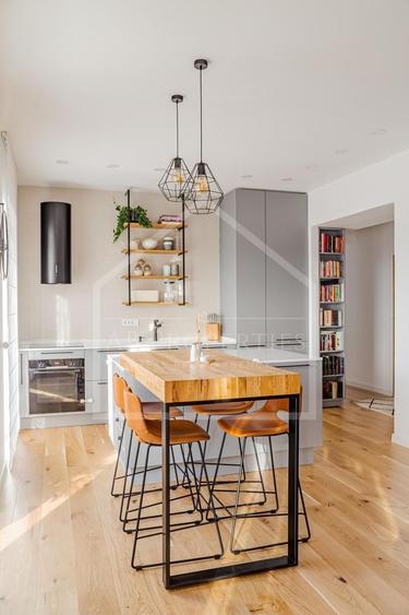 Apartament cu 3 camere decomandat, mobilat în Băneasa
