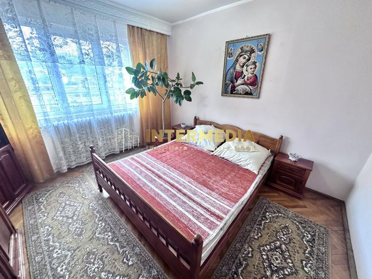 Apartament cu 3 camere decomandat, mobilat în Cetate
