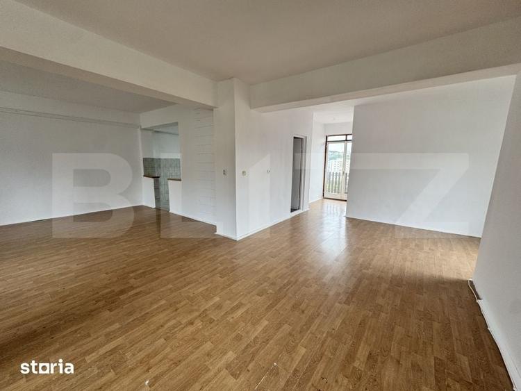 Casă cu 6 camere cu Teren 250 Mp în Central