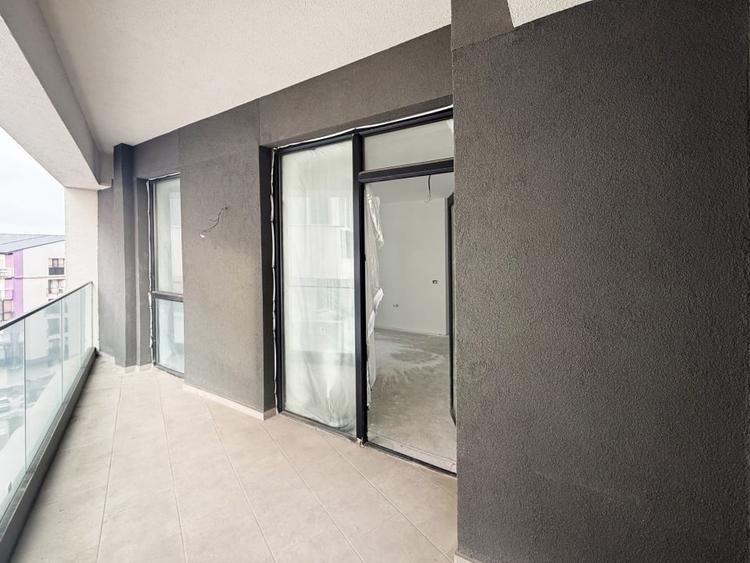 Apartament cu 3 camere semidecomandat în Inel II