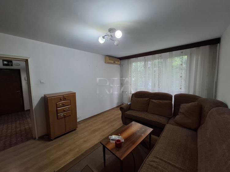 Apartament cu 3 camere semidecomandat, mobilat în Drumul Taberei