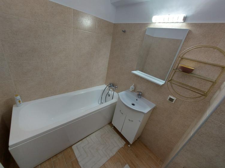 Apartament cu 2 camere decomandat în Păcii