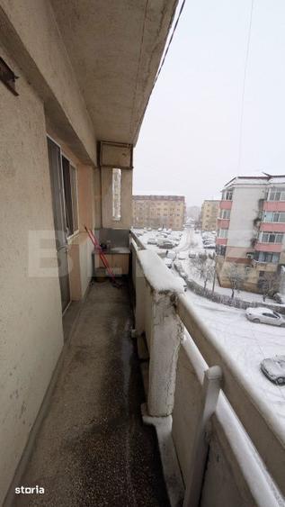 Apartament cu 3 camere decomandat în Sud