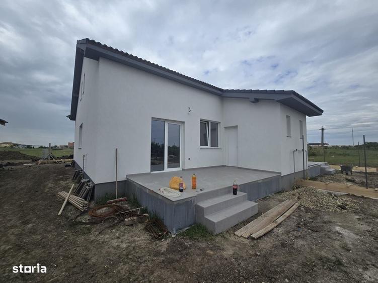 Casă cu 3 camere în Central