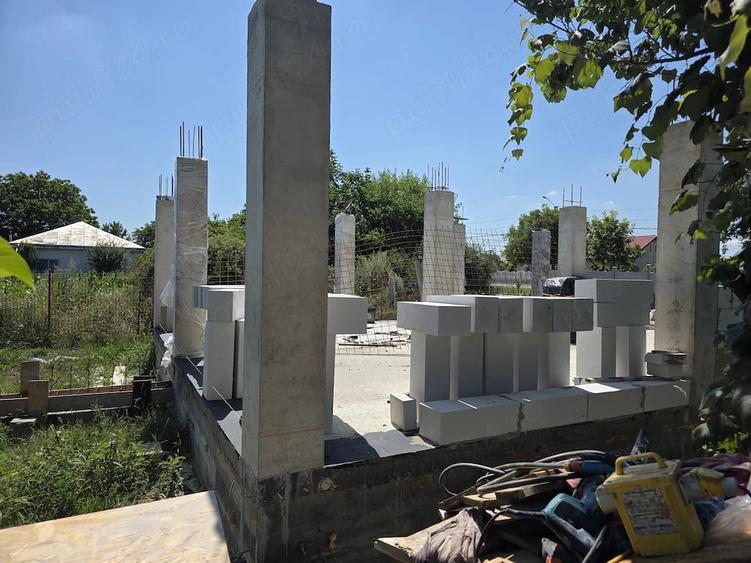Casă cu Teren 7400 Mp în Văculești