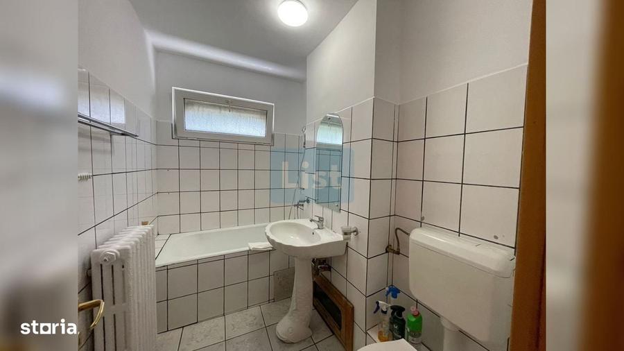 Apartament cu 3 camere semidecomandat în Micro III