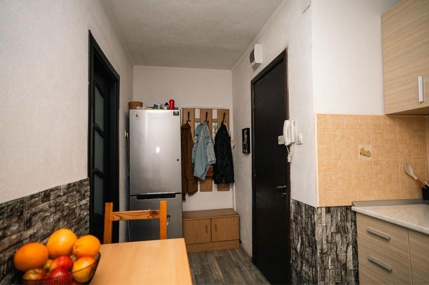 Apartament cu 2 camere semidecomandat în 1 Mai