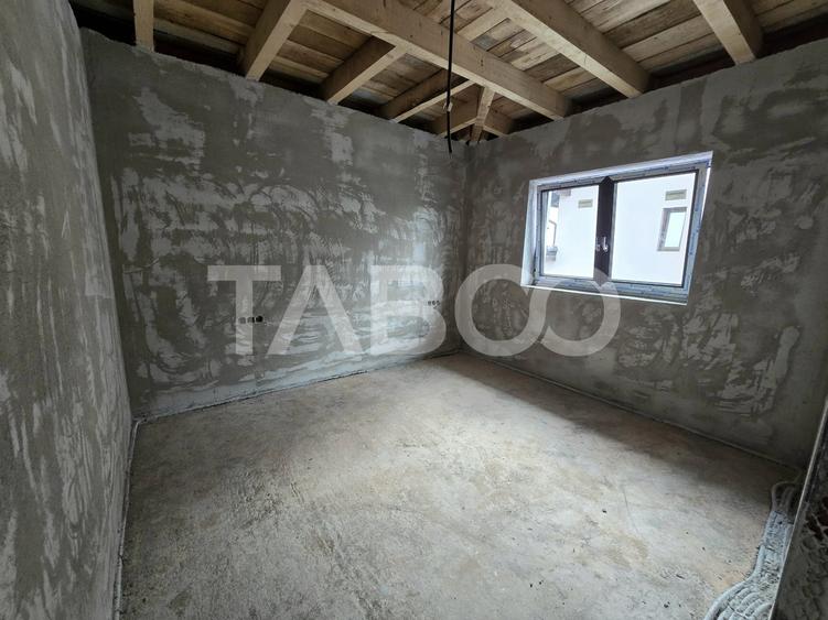 Duplex cu 4 camere cu Canalizare în Șelimbăr