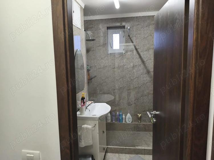 Proprietar vand apartament 4 camere - 5