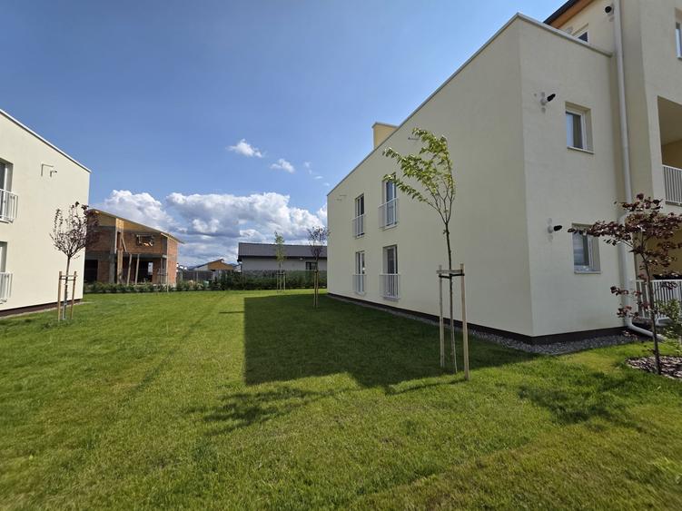 Apartament cu 3 camere decomandat în Sânpetru