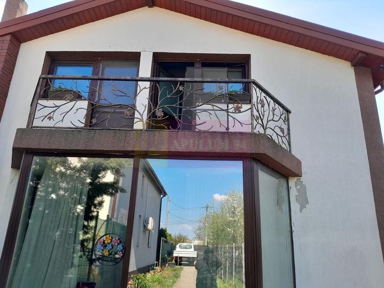 Casă individuală cu 5 camere cu Canalizare în Tineretului
