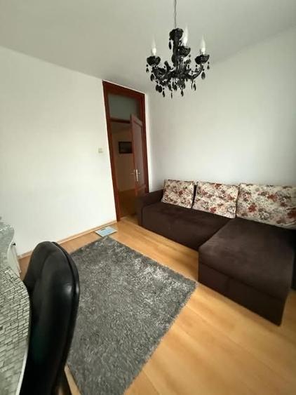Apartament cu 4 camere decomandat în Central