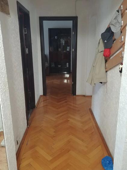 Apartament cu 4 camere decomandat în Lăpuș