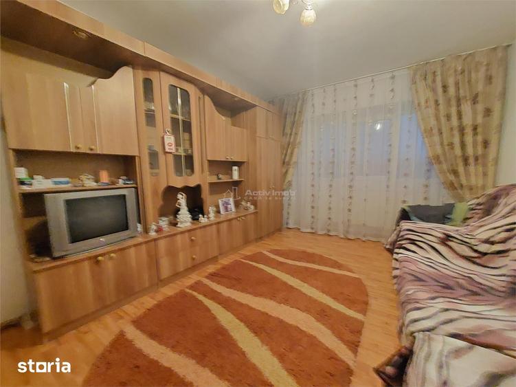 Apartament cu 3 camere decomandat în Dorobanți