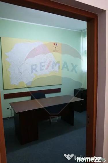 Spațiu comercial, de 200 mp, în Central