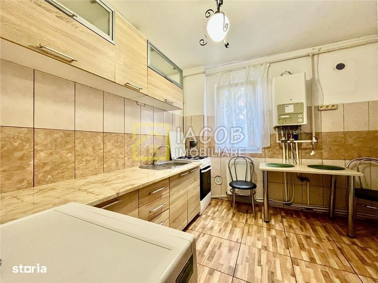 Apartament cu 2 camere semidecomandat, mobilat în Central