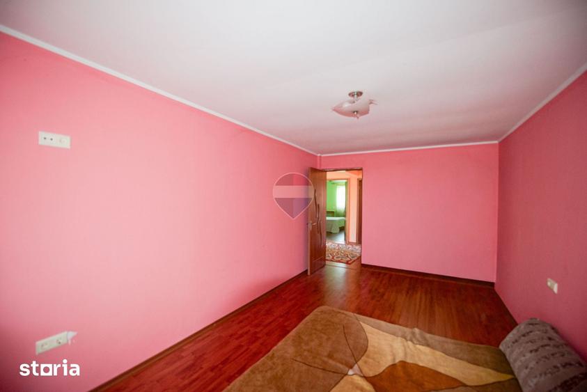 Casă cu 5 camere cu Teren 490 Mp în Central