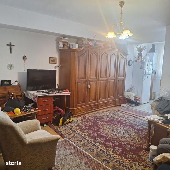 Apartament cu 2 camere, mobilat în Micești