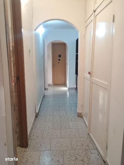 Apartament cu 3 camere decomandat în Patriei