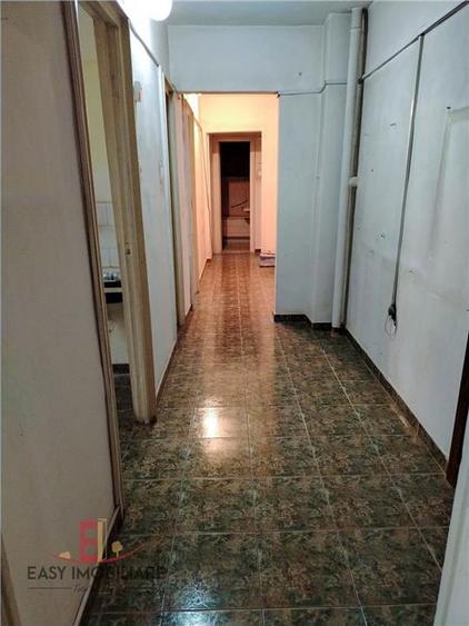 Apartament cu 3 camere decomandat în Tudor