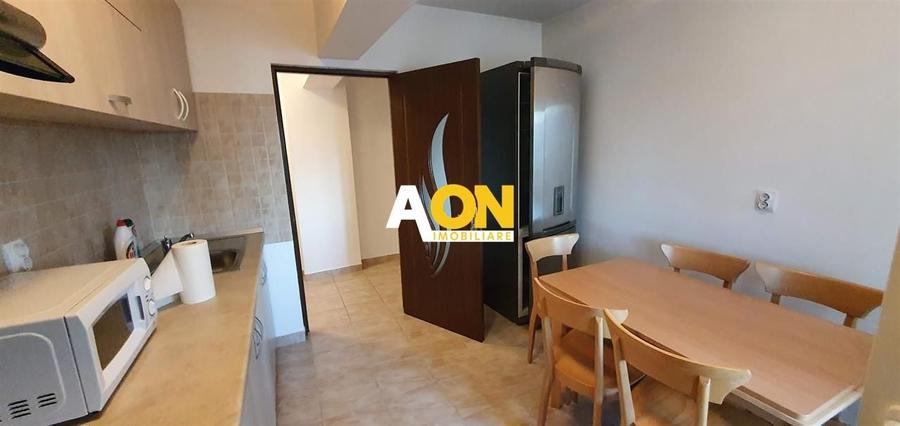 Apartament cu 4 camere decomandat, mobilat în Central