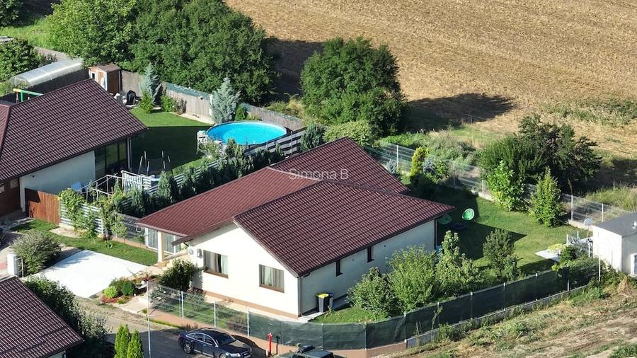 Casa tip Farmhouse la marginea padurii, cu vedere spre Bucegi