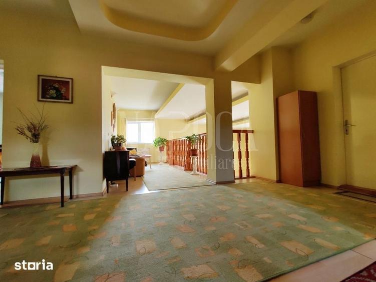 Casă cu 10 camere cu Teren 3090 Mp în Baciu