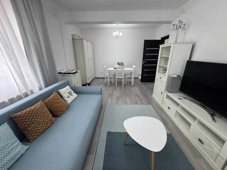 Apartament cu 2 camere decomandat în Eroii Revoluției