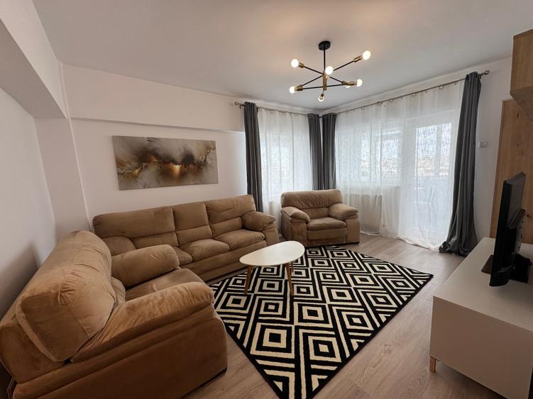 Apartament cu 4 camere decomandat, mobilat în Dacia