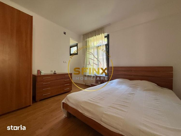 Casă cu 8 camere cu Teren 2011 Mp în Central
