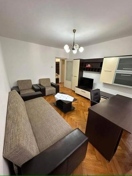 Apartament cu 2 camere decomandat în Medicină