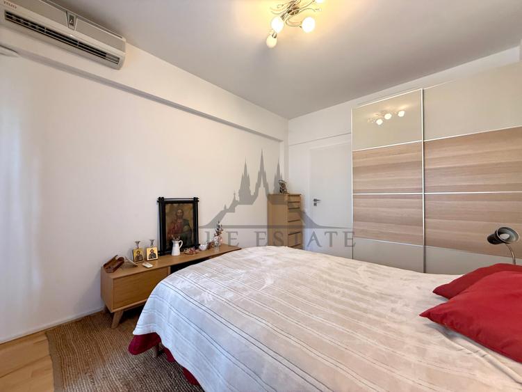 Apartament cu 3 camere semidecomandat în Armeneasca