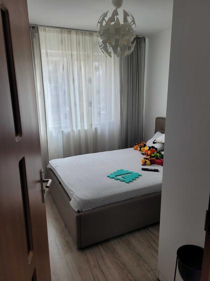 Apartament cu 2 camere semidecomandat în Ostroveni